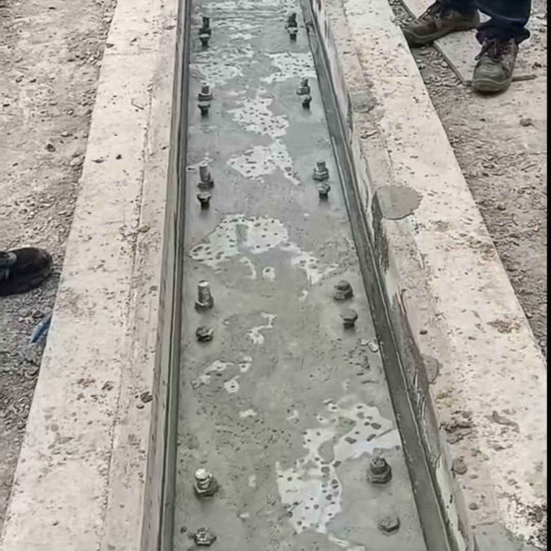浦北港口码头起重机龙门吊重型机械设备稳固用早强快凝轨道胶泥